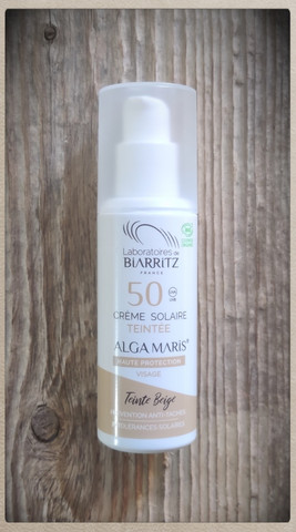 Sävyttävä aurinkovoide kasvoille spf 50