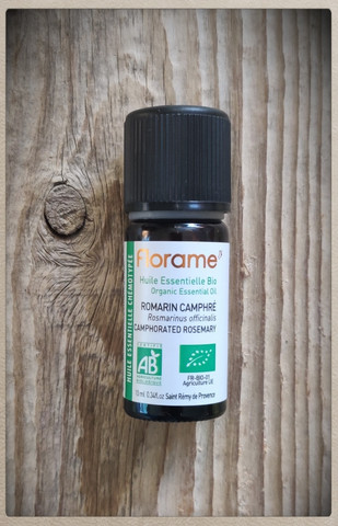 Rosmariini (Rosmarinus officinalis camphré) 100 % luomu eteerinen öljy.