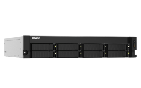 QNAP 8-paikkainen verkkolevypalvelin + 3 x 8TB