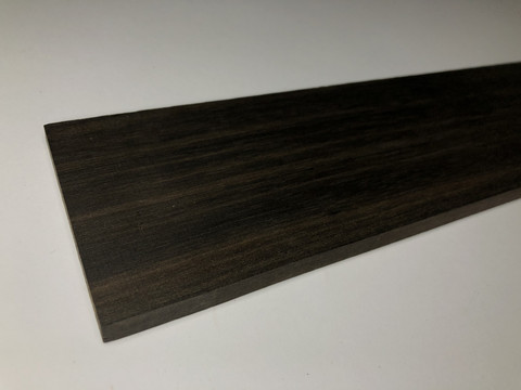Ebenpuuotelauta bassolle, A-laatu