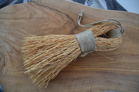 Patasuti taitettu, pituus 15-18 cm, riisinjuuri
