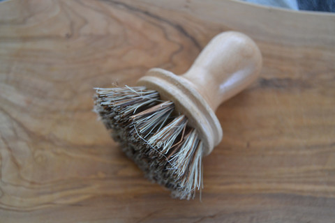 Pata/juuresharja, pituus 10,5 cm, lakattu harjapuu, extra karkea