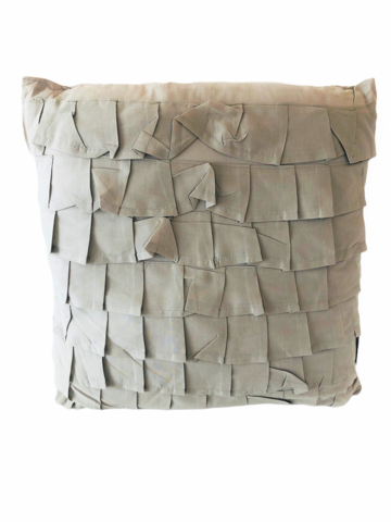 Koristetyyny, beige röyhelö