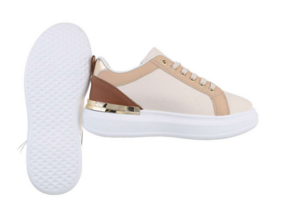 Trendikkään kesäiset Sneaker tennarit naruilla ja yksityiskohdilla