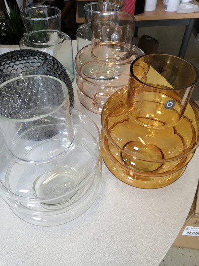 Moderni lasinen pyöreän muotoinen Vibe maljakko, 23cm, 3 eri väriä