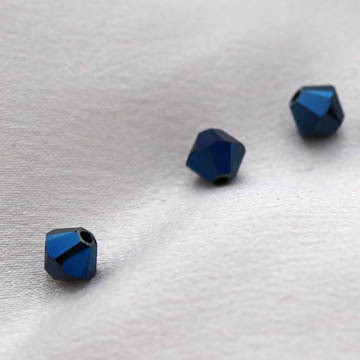 Swarovski 4 mm bicone sininen metallinhohto