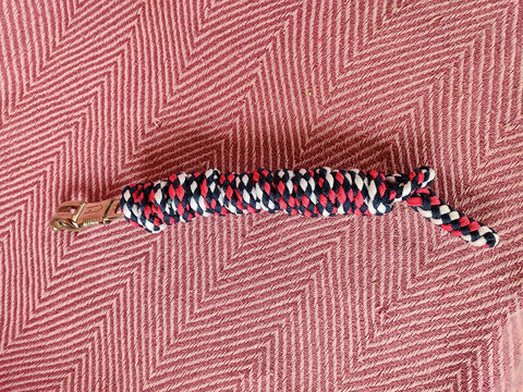 SECOND HAND riimunnaru paniikkilukolla
