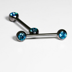 Nipple bar with mint gems
