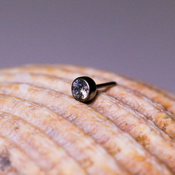 Bezel-set gem