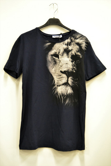 T-Paita leijona kuvalla