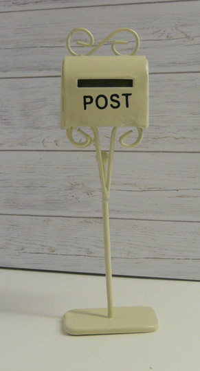 Postilaatikko, valkoinen