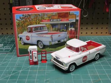 AMT 1955 Chevy Cameo Pickup (Coca-Cola)