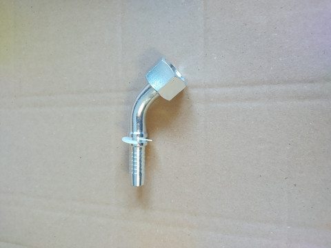 Letkuliitin M14x1,5 (8L)sisäkierre 45 kulma, letkukara 1/4