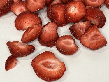 Freeze-dried organic strawberry, slice 17g