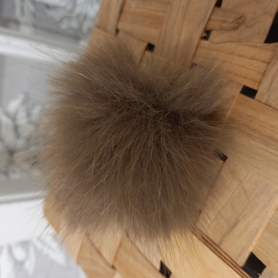 Keinokarvatupsu 8 cm, Ruskea