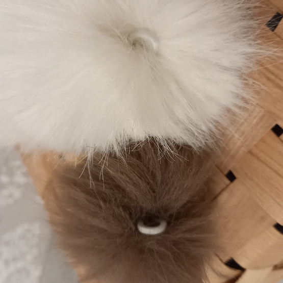 Keinokarvatupsu 8 cm, Ruskea