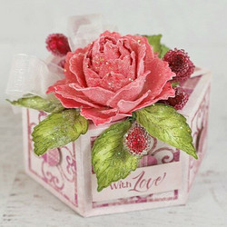 Heartfelt Creations Treasured Heart Gift Box -stanssisetti
