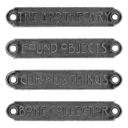 Tim Holtz Idea-Ology Metal Word Plaques -koristeet Halloween