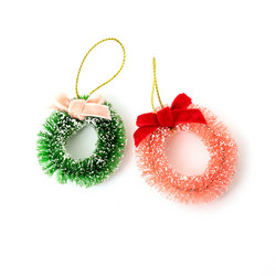 Crate Paper Busy Sidewalks Bottle Brush Wreaths -koristeet