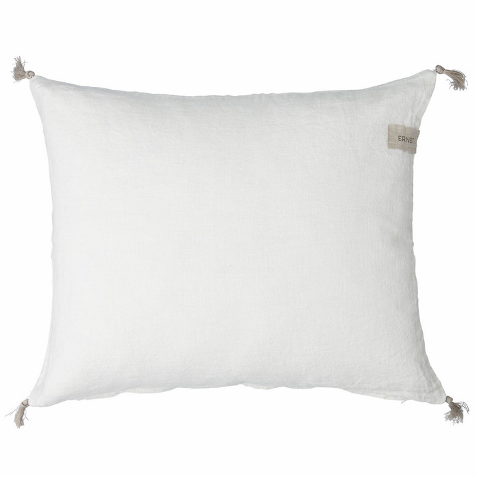 Ernst, Tyynynpäällinen tupsuilla