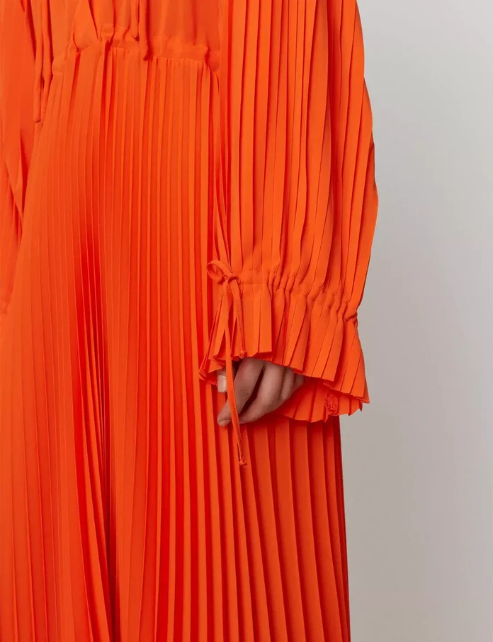 Day Birger Et Mikkelsen, Leighton Mekko, Flame