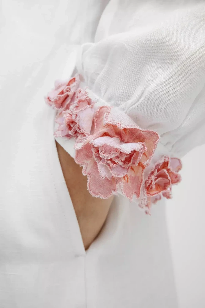 Gustav Denmark, Kendi Dress