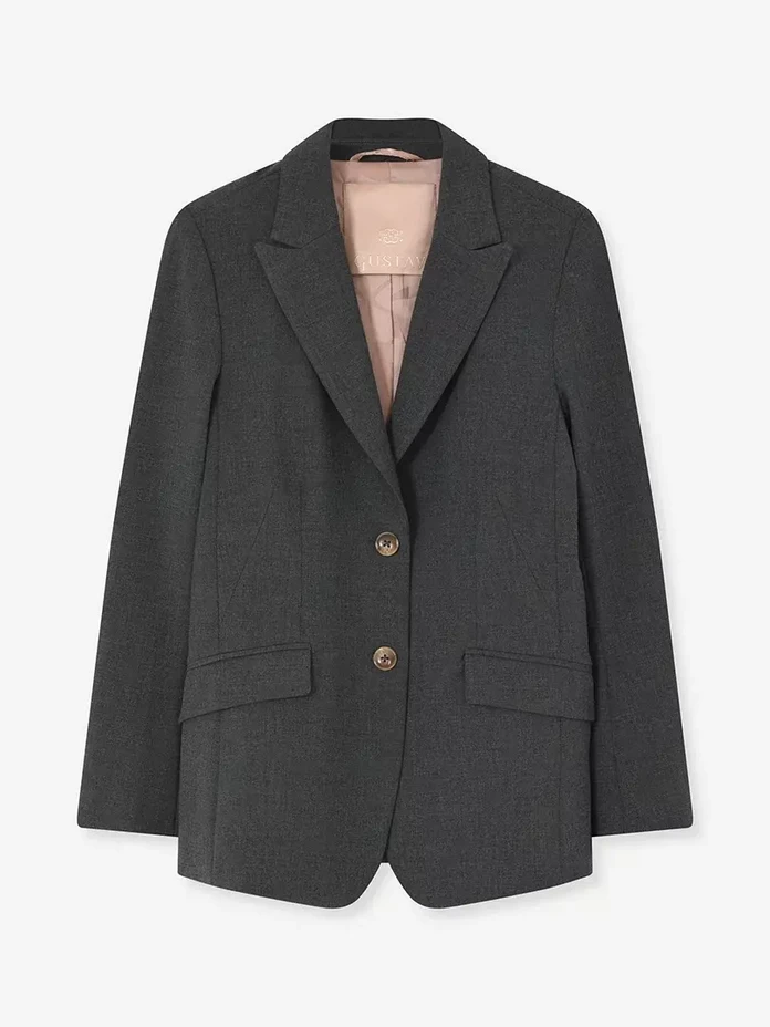 Gustav, Stacie Blazer