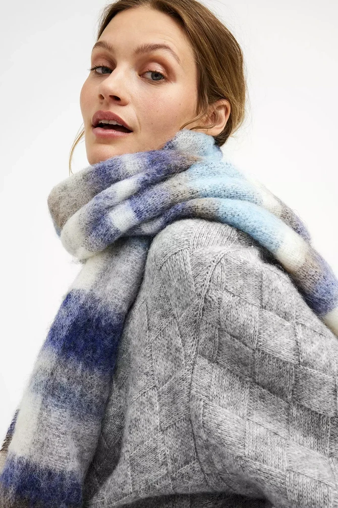 Gustav, Dereen Fluffy Wool Scarf