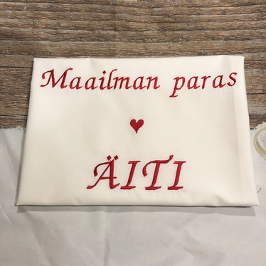 Maailman paras... brodeerattu tyynyliina (tilaustuote)