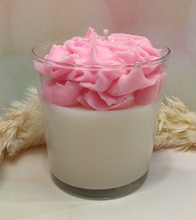 Vaaleanpunainen mousse kynttilä