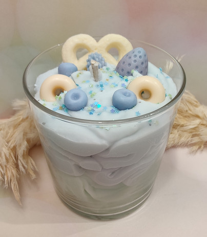 Baby blue mousse kynttilä