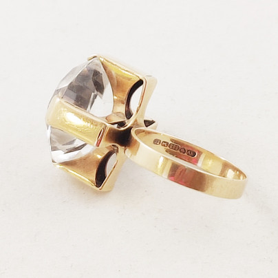 M. Viikinniemi, Huge crystal ring, 14c Gold -72