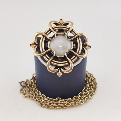 Kalevala Jewelry, ´Lily ´pendant/Brooch + chain, Bronze