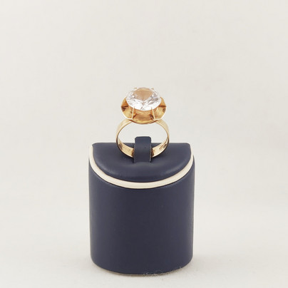 Maija-Liisa Eskelinen, Helsinki. Sormus vuorikristallilla, 14k kultaa -67