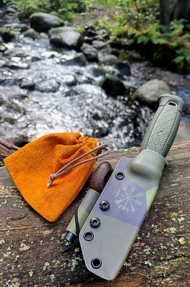 Mora Kansbol tuppi Vegvisir