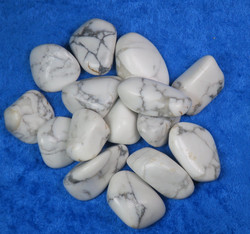 Magnesiitti rumpuhiottu valkoinen 10-15g Zimbabwe