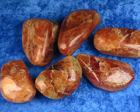Hessoniitti rumpuhiottu  oranssi granaatti 15-20g Afganistan