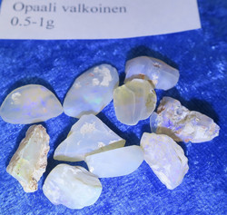 Opaali valkoinen raaka 0.5-1g Hi126valk