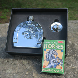  Taskumatti hevosenkenkä ja hevospelikortit -lahjapakkaus