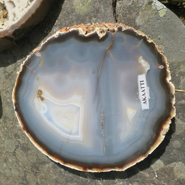 Akaattilevy iso 4,1kg 26x31cm, 4cm vahva siivu natural 61ö