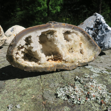 Akaattilevy 2,4kg 12x28cm vahva, ei tasainen siivu.  61x
