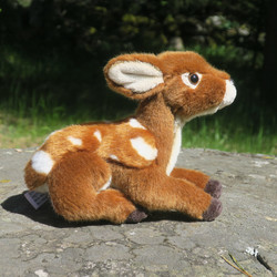 Pehmolelu bambi makaava 25cm turvasta hännänpäähän