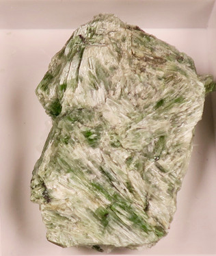 Aktinoliitti raaka 30x20mm. USA