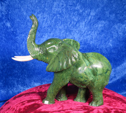 Kiviveistos elefantti, vihreä verdiittinorsu 2750g Muvez22