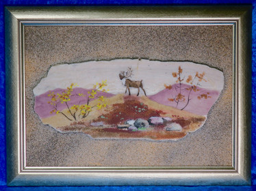 Kivimurskataulu marmorille poro ja tunturin ruskamaisema  25x34cm