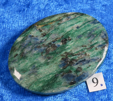 Fuksiitti, Fuchsite vihreä taskukivi 20-30g. Valitse.