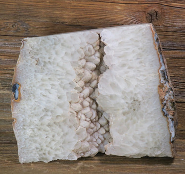Akaattigeodi 4,7kg iso sisustuskivi Brasilia