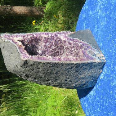 Ametistigeodi iso 21,9kg tumma violetti kideonkalo