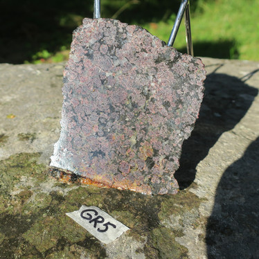 Granaatti siivu 120x110x13mm 440g almandiini nro GR5