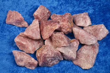 Aventuriini punainen mansikkakvartsi kivimurske 30g rasiassa